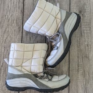 White'ish Grey Snow Boots